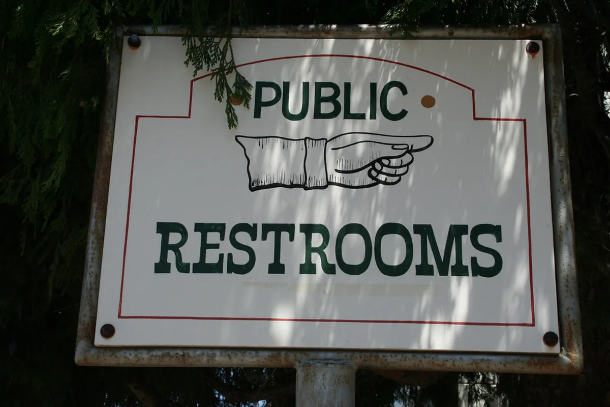 Finding Public Restrooms in Český Krumlov for 2025