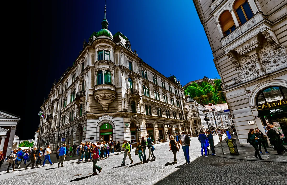 Český Krumlov Tourist Information Center Guide 2025