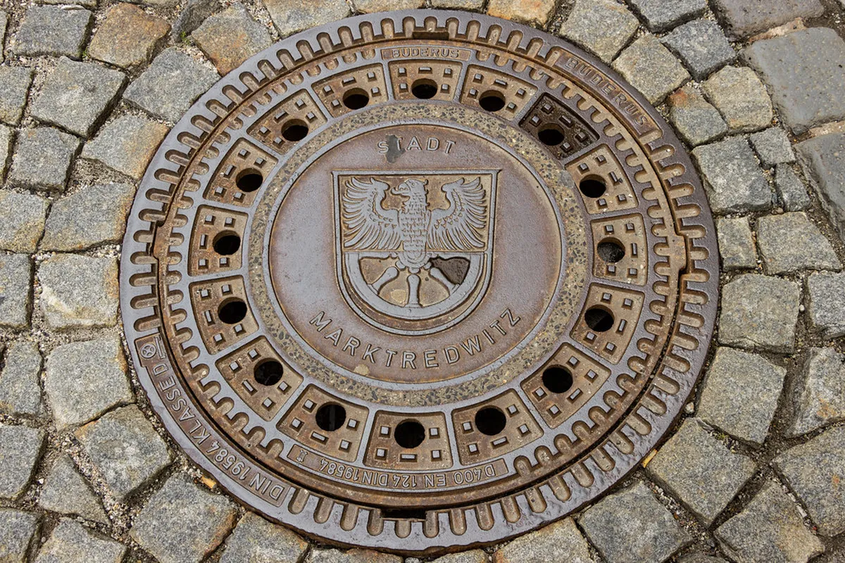 Karlovy Vary Porcelain Factory Tour Guide 2025