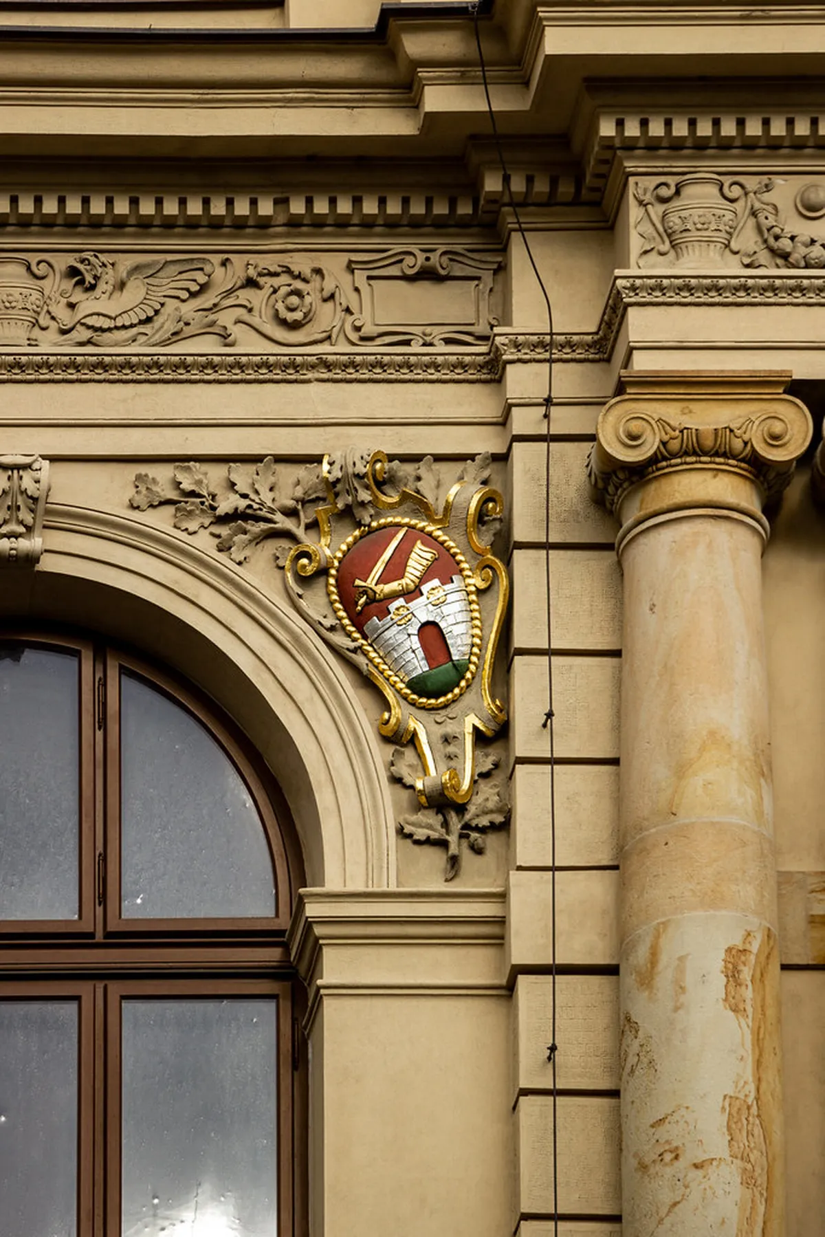 Loket Castle Day Trip Guide from Karlovy Vary 2025