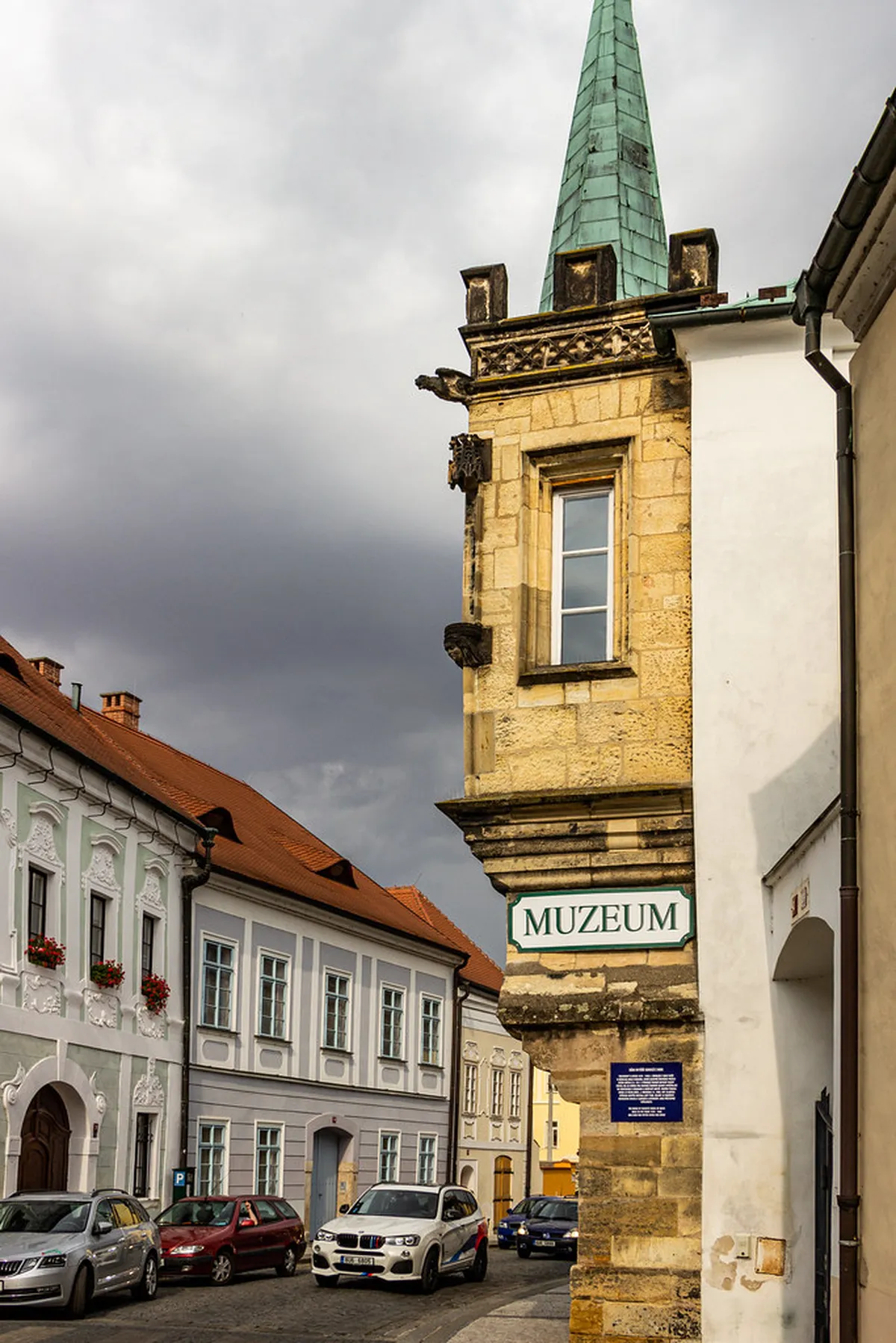 Karlovy Vary: 7 Unique Gifts & Souvenirs for 2025