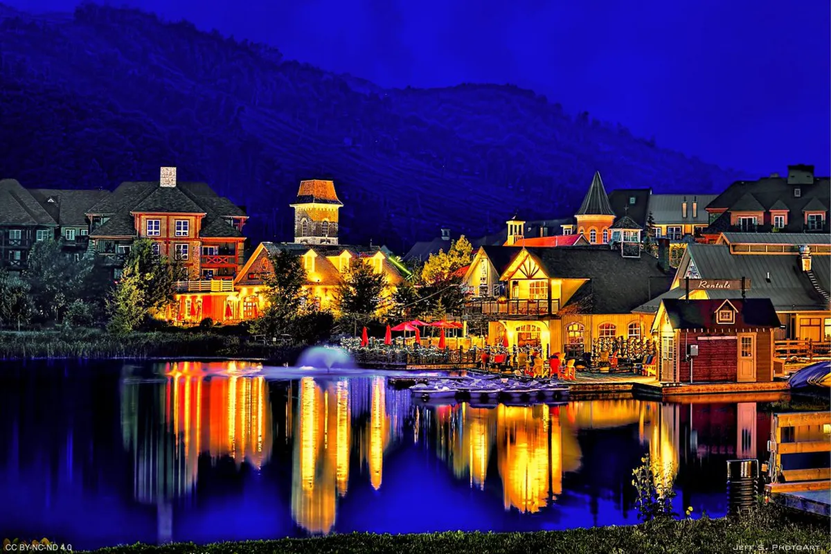 Karlovy Vary Christmas Market: Best Gifts & Souvenirs