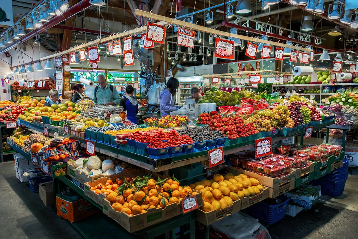 Discover Local Artisan Shops in Prague Old Town