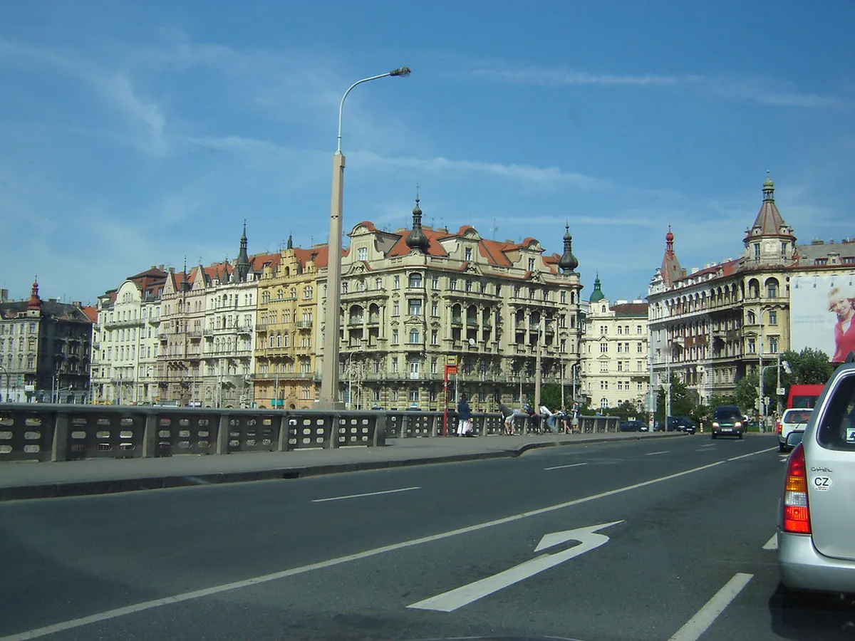 Navigating Prague Public Transport Old Town: Your 2025 Guide