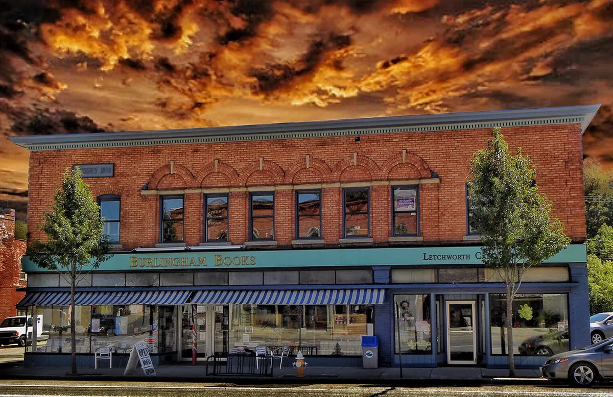 Prague Old Town Vintage Shops: A 2025 Shopping Guide