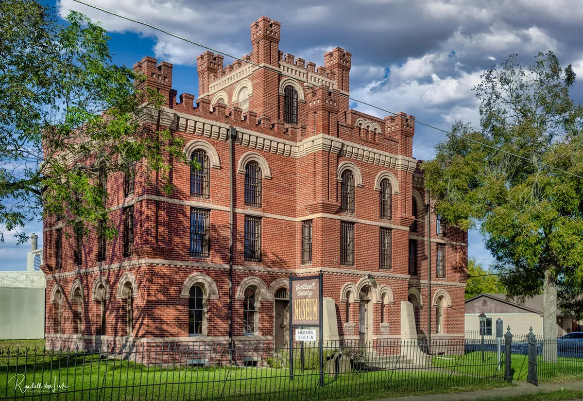 What to Eat in Old Town Prague: A 2025 Food Guide