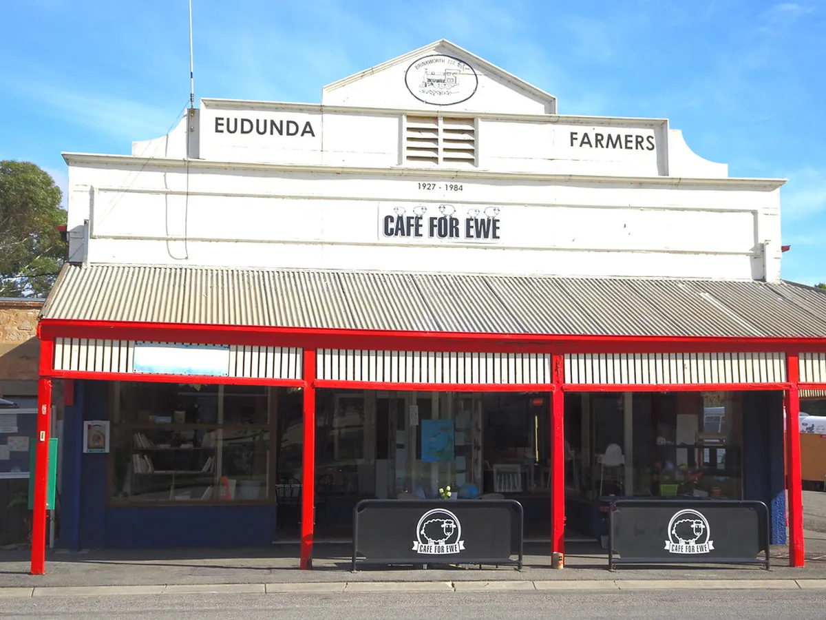 Where to Store Luggage Old Town Prague in 2025: A Complete Guide